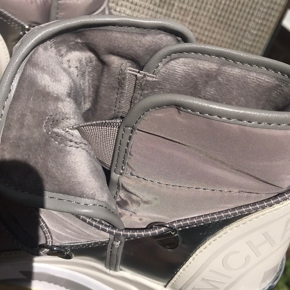 Michael Kors Lula Booties pearl grey - Picture 8 of 9